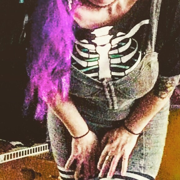 Featherstone21 ๐ Posh Ambassador โก๏ธ - Picture 2 of 3